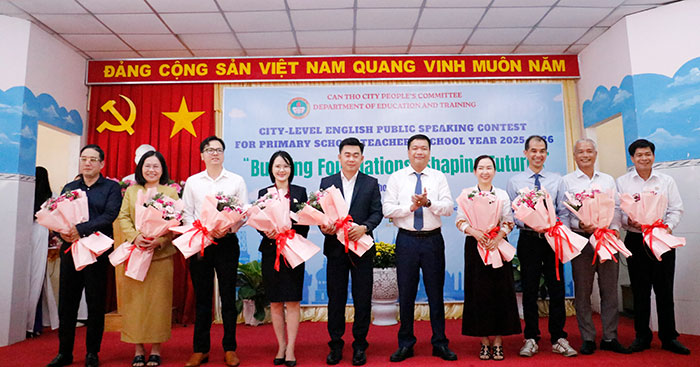Giao lưu hùng biện tiếng Anh dành cho giáo viên cấp tiểu học