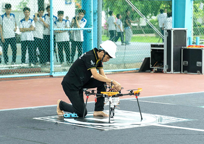 Sinh viên Trường ĐH Công nghệ Kỹ thuật TP.HCM tiếp tục vô địch cuộc thi quốc tế thiết kế thiết bị bay không người lái
