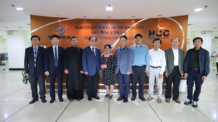 Kết nối sinh viên Việt Nam với môi trường làm việc quốc tế