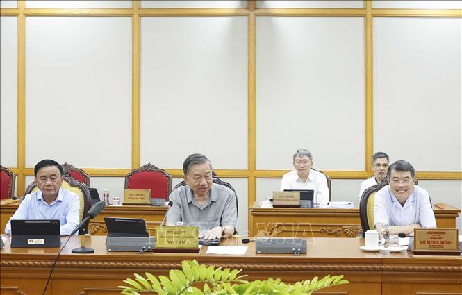 Bộ Chính trị cho ý kiến hoàn thiện thể chế vượt trội, tạo động lực mới để Thành phố Hồ Chí Minh phát triển nhanh, bền vững