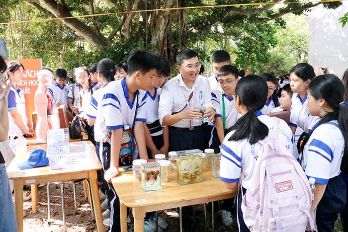 Đem lớp học ra thiên nhiên