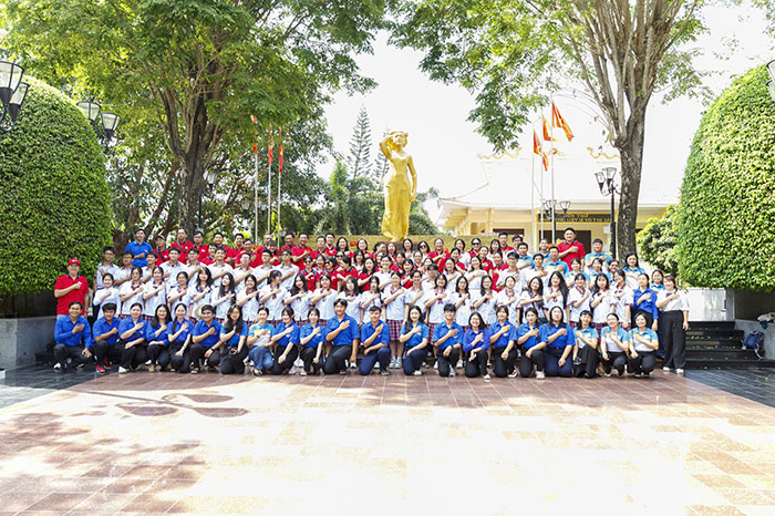 Xúc động lễ kết nạp đảng viên học sinh tại căn cứ lịch sử Minh Đạm dịp 30-4
