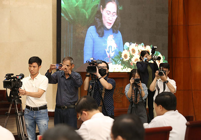 Tác nghiệp báo chí xưa và nay