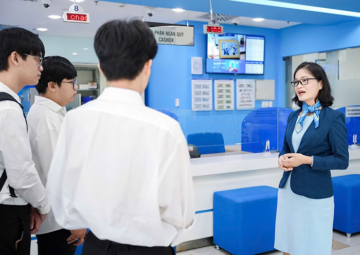 Sinh viên Trường ĐH Kinh tế – Tài chính TP.HCM được ngân hàng tài trợ phòng thực hành trị giá hơn 1 tỷ đồng